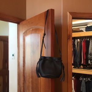 Cute black cross body!